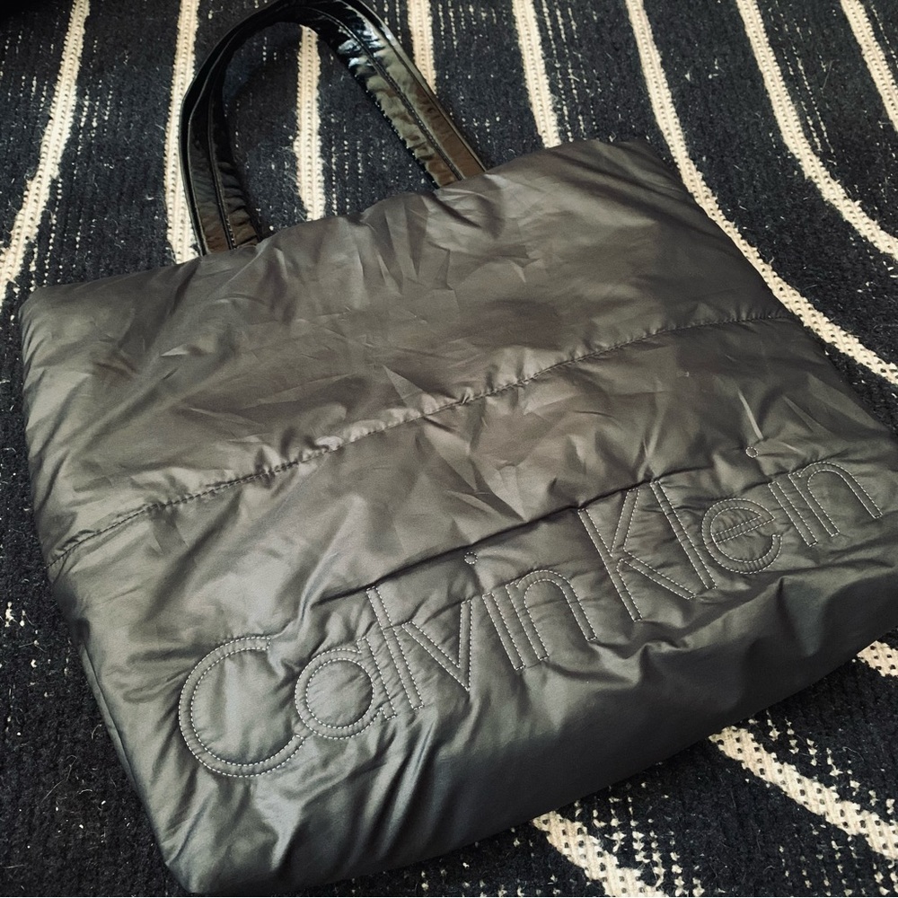 CK Calvin Klein Logo Puffer Shoulder Tote Bag Purse Gym Bag | Matte Black | NWOT